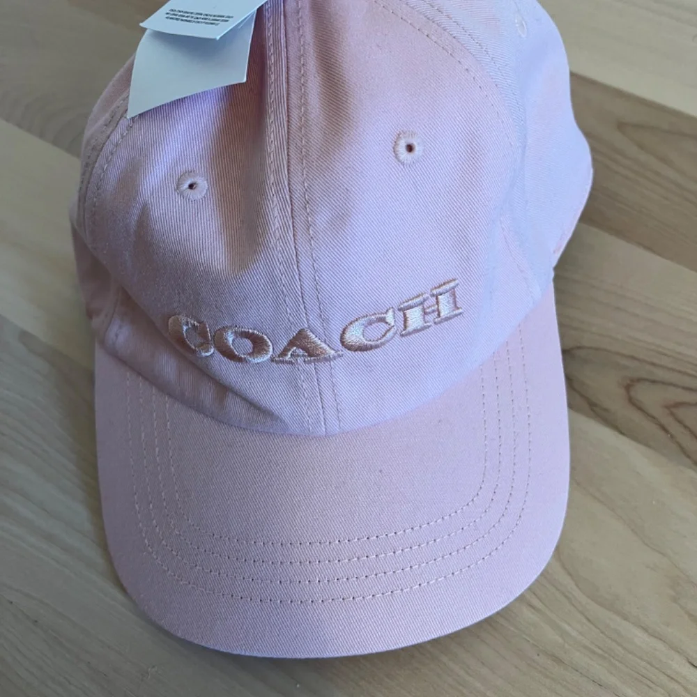 Coach pink ball cap - Picture 7 of 7